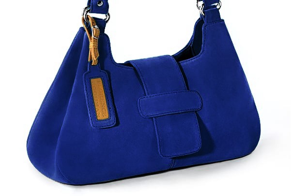 Electric blue women's dress handbag, matching pumps and belts. Front view - Florence KOOIJMAN